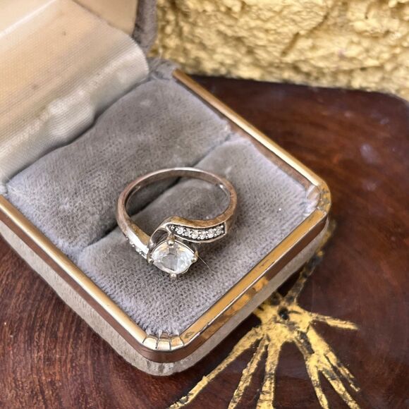 Vintage Cocktail Ring with Cubic Zirconia size 7 3/4 in sterling silver - Picture 3 of 10